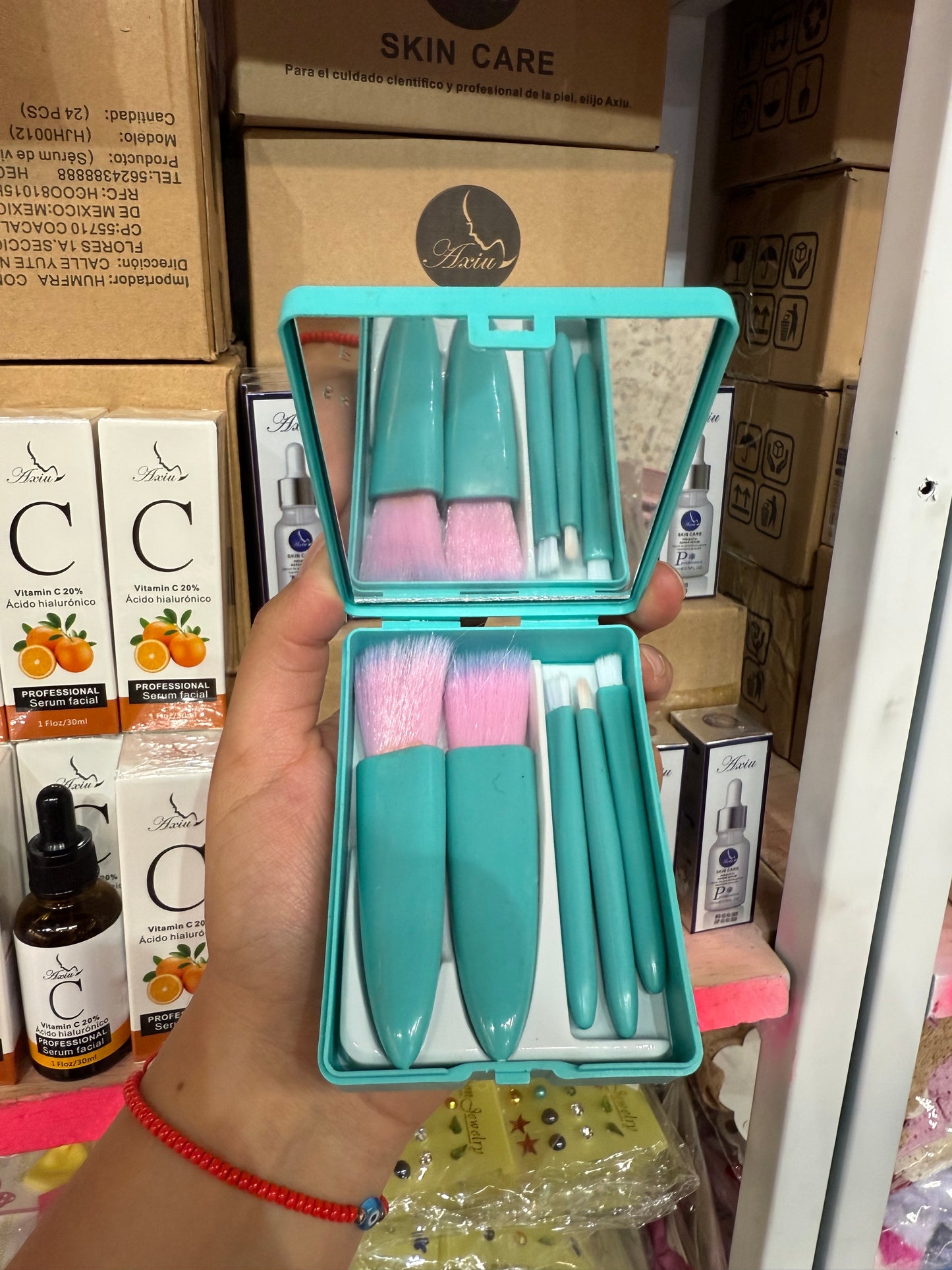Brochas con estuche